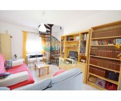 BONITO APARTAMENTO CON HABITACIÓN ABUHARDILLADA. en venta
