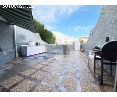 AMPLIA VIVIENDA CON PISCINA PRIVADA, CERCA DE LA PLAYA