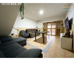 AMPLIA VIVIENDA CON PISCINA PRIVADA, CERCA DE LA PLAYA