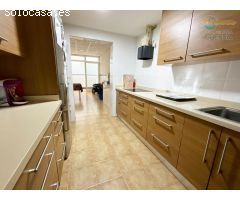 AMPLIA VIVIENDA CON PISCINA PRIVADA, CERCA DE LA PLAYA