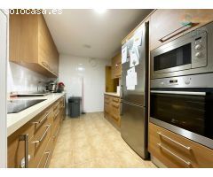 AMPLIA VIVIENDA CON PISCINA PRIVADA, CERCA DE LA PLAYA