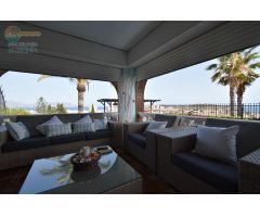 FANTASTICO CHALET EXCLUSIVO CON AMPLIA PARCELA Y VISTAS AL MAR