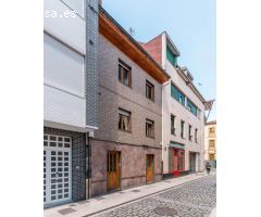 Casa en venta en el centro neurálgico de Pola de Laviana