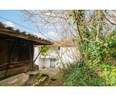 CASA RÚSTICA PARA REFORMAR CON HORREO Y FINCA EN TINEO