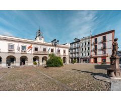 EDIFICIO SEÑORIAL EN PLAZA DEL AYUNTAMIENTO