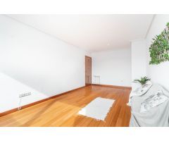 Piso de 2 habitaciones con vistas espectaculares en Residencial Montenuño, Oviedo