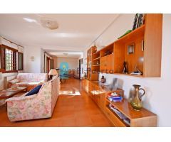 PRECIOSO CHALET CON VISTAS AL MAR EN LA ZONA DE LA CUMBRE. REF. 5154