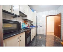 PISO CERCA DEL PASEO MARITIMO Y ZONAS COMERCIALES REF-720.