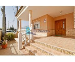 CASA DE PLANTA BAJA CON BUHARDILLA EN ZONA TRANQUILA - REF 1381