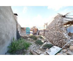 TERRENO RUSTICO CON CASA PARA REFORMAR REF. 208