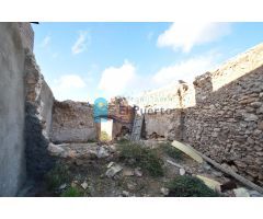 TERRENO RUSTICO CON CASA PARA REFORMAR REF. 208