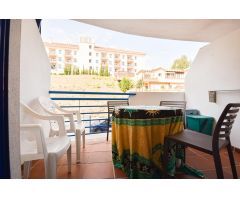 Bonito apartamento situado en Benalmádena en segunda línea de playa.