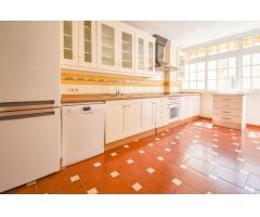SE VENDE  DUPLEX 4 DORMITORIOS EN PLENO CENTRO FUENGIROLA