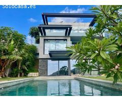Vendemos una Elegante y Moderna Villa con Impresionantes Vistas al Mar