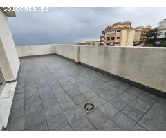 Atico en Riviera del Sol con 50 m2 de terraza y vistas al mar.