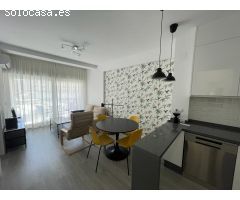 Magnifico apartamento situado en primera línea de playa en el Paseo Marítimo de Fuengirola.