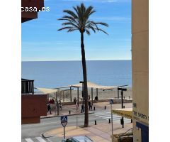 Magnifico apartamento situado en primera línea de playa en el Paseo Marítimo de Fuengirola.