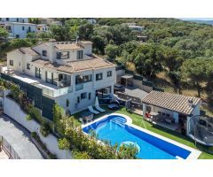 Villa de lujo de 6 dormitorios y casa de invitados cerca de la playa de Sant Antoni. Piscina cubiert