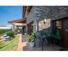 Magnífica villa de lujo en venta cerca del centro de Santa Cristina dAro.