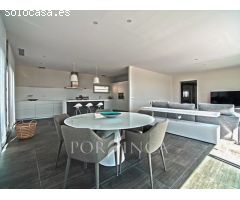 Exclusiva Propiedad de Diseño con gran terreno y vista al mar. Zona cotizada a 5 km de la costa.