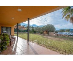 Gran chalet muy confortable en una bonita zona a 1,5 km de la playas de la Costa Brava.