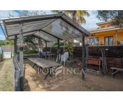 Gran chalet muy confortable en una bonita zona a 1,5 km de la playas de la Costa Brava.