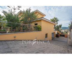 Gran chalet muy confortable en una bonita zona a 1,5 km de la playas de la Costa Brava.