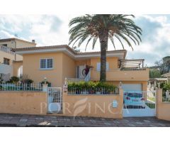 Villa en Venta en Santa Cristina dAro, Girona