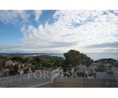 Moderna casa de ensueño con vistas espectaculares al mar en Calonge