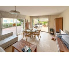 Planta baja con gran terraza ajardinada y piscina, a pasos de la playa en Sant Antoni de Calonge