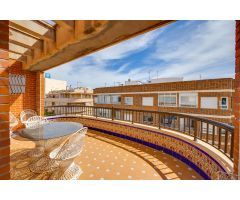 ¡ ALQUILER LARGA TEMPORADA! ATICO DUPLEX DE 250M2 EN EL CENTRO DE TORREVIEJA
