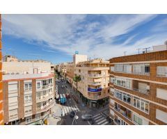¡ ALQUILER LARGA TEMPORADA! ATICO DUPLEX DE 250M2 EN EL CENTRO DE TORREVIEJA