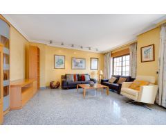 ¡ ALQUILER LARGA TEMPORADA! ATICO DUPLEX DE 250M2 EN EL CENTRO DE TORREVIEJA