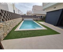 CHALET INDEPENDIENTE DE 3 DORMITORIOS CON PISCINA PROPIA EN PILAR DE LA HORADADA