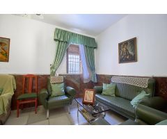 Se vende casa inmensa con amplio terreno urbano