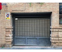 Inmobiliaria Arbeteta vende dos plazas de garaje en Condesa de la Vega del Pozo en pleno Centro
