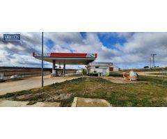INMOBILIARIA ARBETETA PONE EN VENTA Y/O ALQUILA GASOLINERA EN SACECORBO