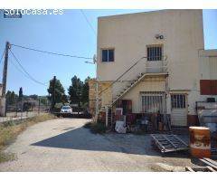 Agencia Inmobiliaria ARBETETA, VENDE Nave con parcela de 1851 m2.