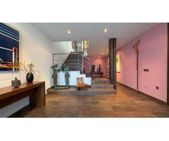 INMOBILIARIA ARBETETA VENDE EXCLUSIVO CHALET EN PRESTIGIOSA URBANIZACIÓN PRIVADA, EL CLAVÍN