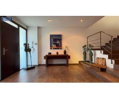 INMOBILIARIA ARBETETA VENDE EXCLUSIVO CHALET EN PRESTIGIOSA URBANIZACIÓN PRIVADA, EL CLAVÍN