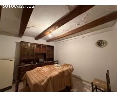 Se vende terreno y casa en pleno centro del casco histórico en Sigüenza, Guadalajara.