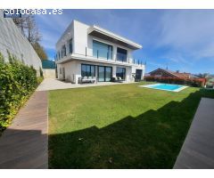 Agencia Inmobiliaria Arbeteta, VENDE, Exclusiva Villa de Lujo en Cabanillas del Campo.