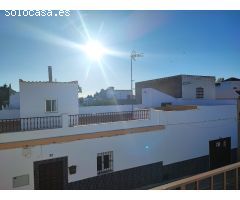 Espaciosa y luminosa Casa de Pueblo de 3 Plantas en El Cuervo, Sevilla/Cádiz.