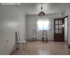 Espaciosa y luminosa Casa de Pueblo de 3 Plantas en El Cuervo, Sevilla/Cádiz.