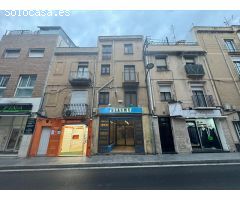 LOCAL COMERCIAL JUNTO CON EDIFICIO EN EL CENTRO DE REUS (CALLE MISERICORDIA)