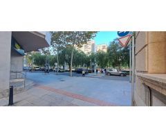 AMPLIO LOCAL COMERCIAL EN ZONA CENTRO DE REUS