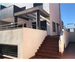 Espectacular vivienda unifamiliar a estrenar con piscina climatizada en zona Lledó de Castellón
