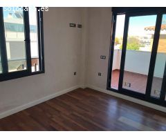 Espectacular vivienda unifamiliar a estrenar con piscina climatizada en zona Lledó de Castellón