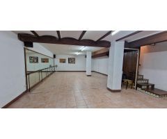 Local comercial con excelentes condiciones para cualquier actividad, incluso cambio de uso vivienda