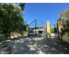 Magnífica Casa de Campo con Piscina y Amplios Jardines en La Carlota, Córdoba